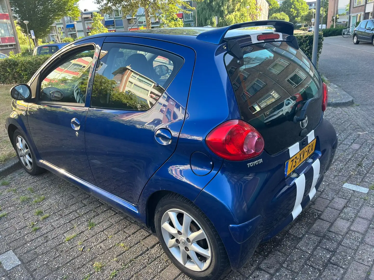 Toyota Aygo 1.0-12V + Blauw - 2