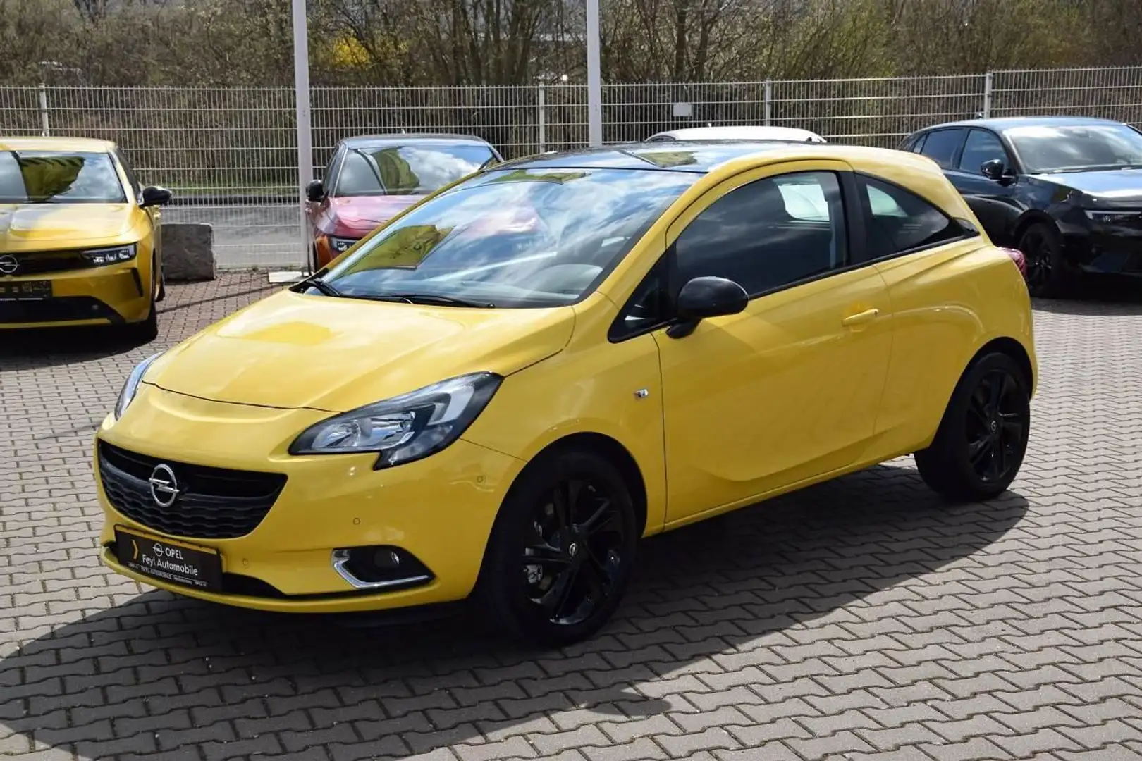 Opel Corsa E 1.4 Turbo "Color Edition" 3-trg. Geel - 2