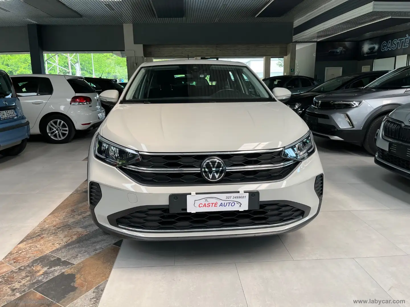 Volkswagen Taigo 1.0 TSI Life Beżowy - 2