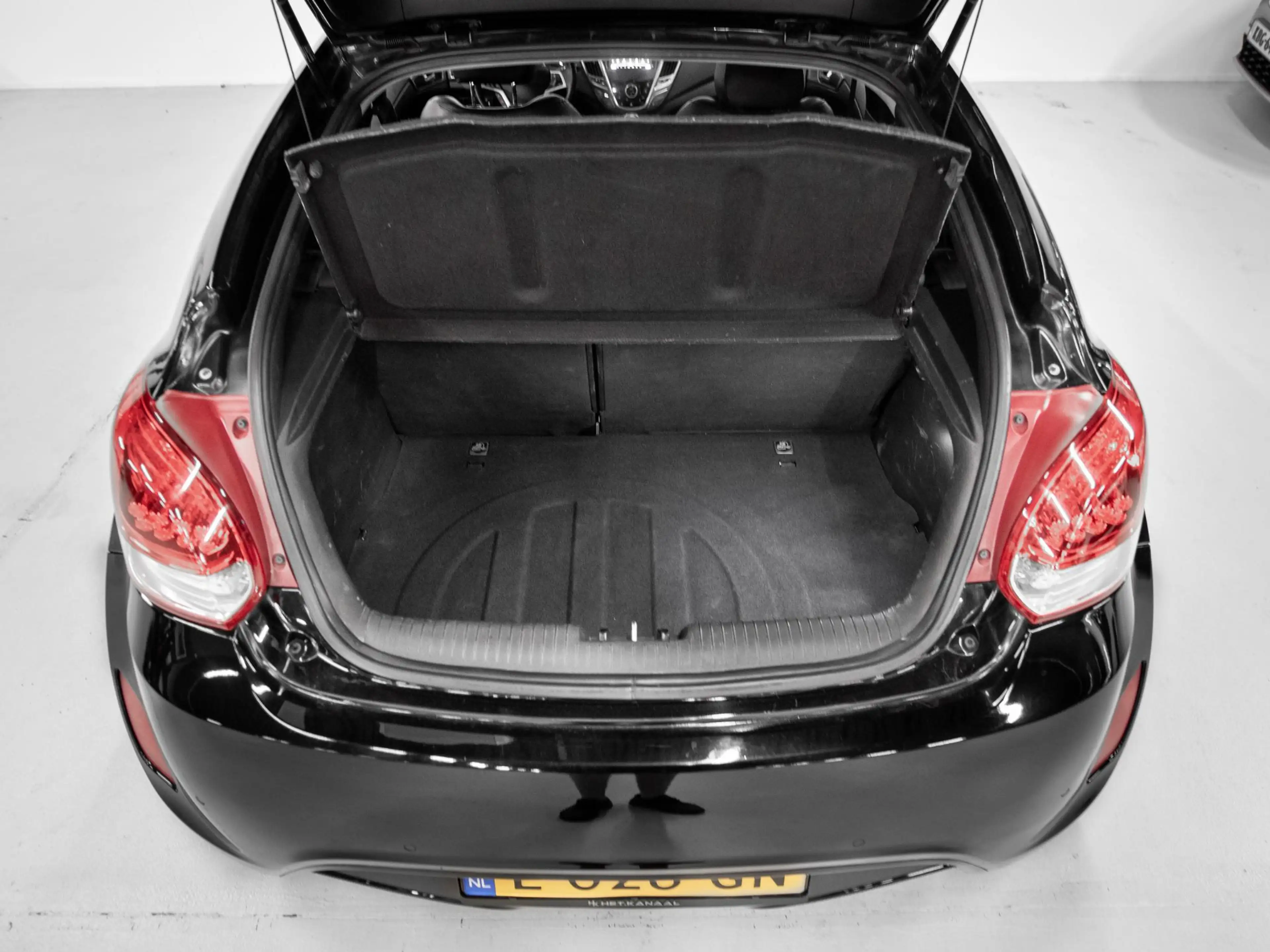 Hyundai VELOSTER 1.6 GDI i-Motion Leer Stoelv Cruise Cam — photo 15