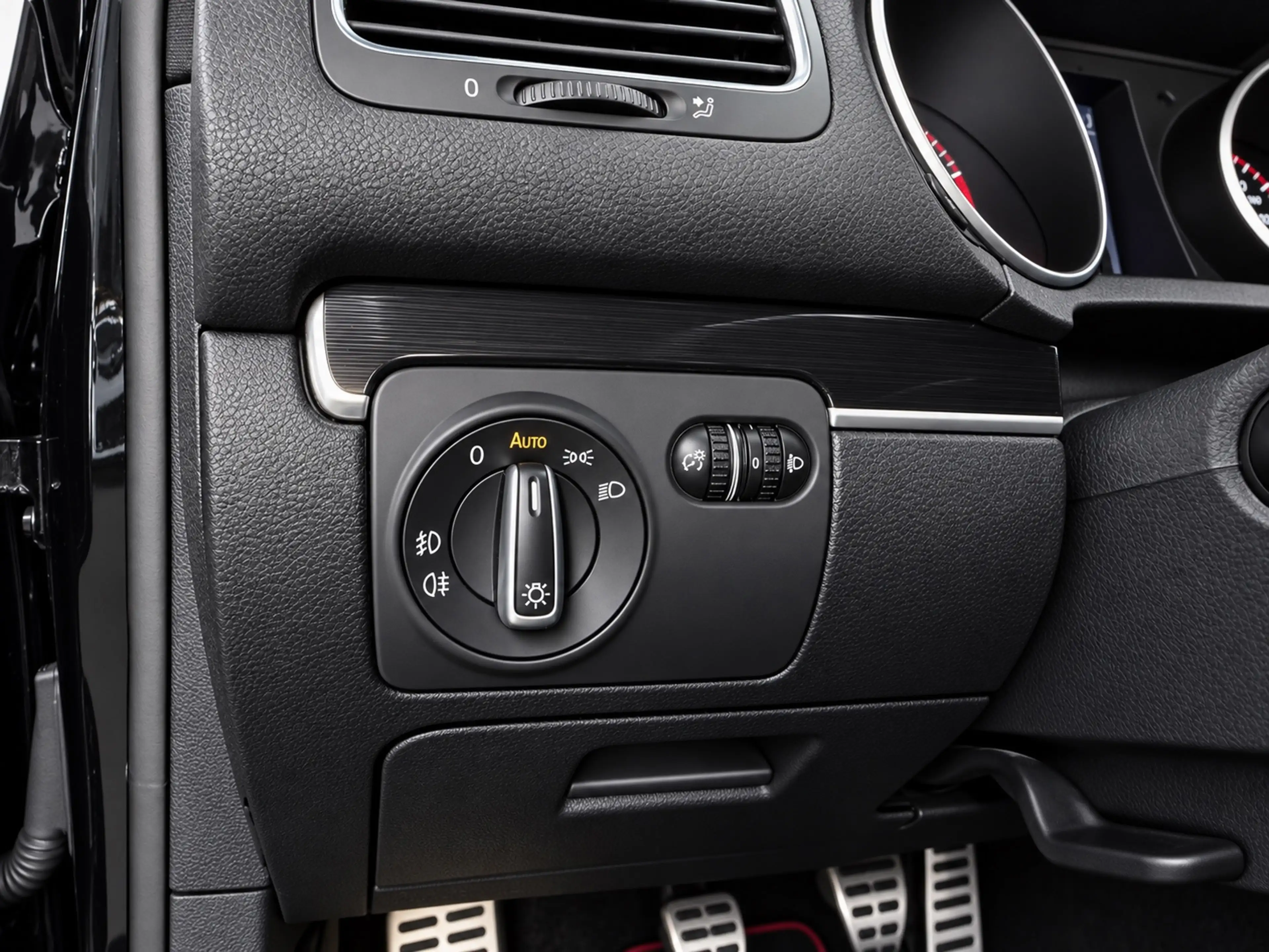 Volkswagen Golf GTI 2.0 — photo 15