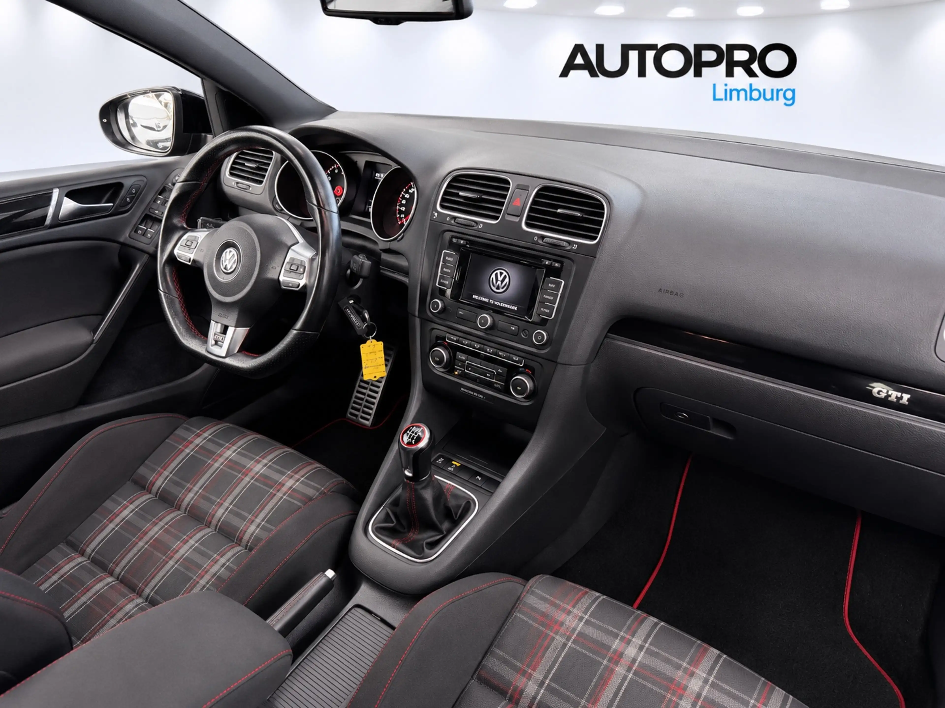 Volkswagen Golf GTI 2.0 — photo 3