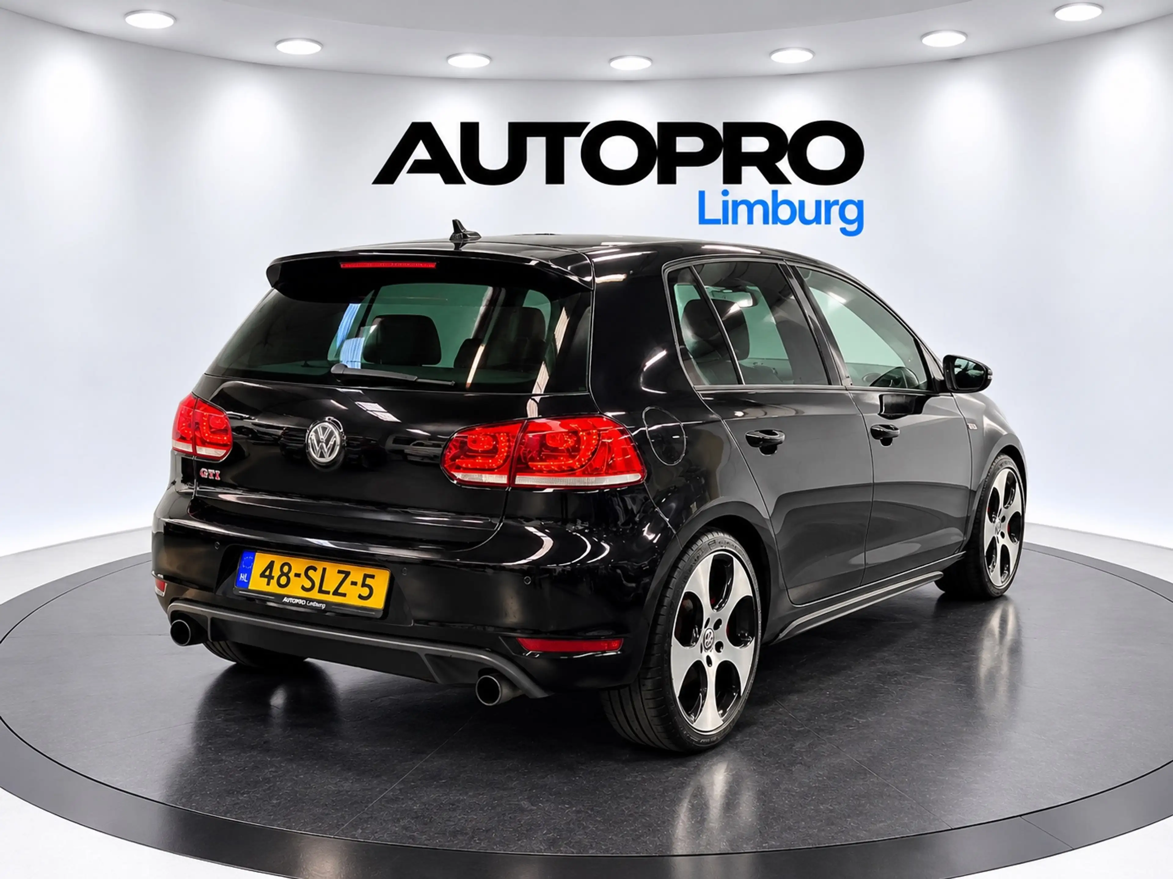 Volkswagen Golf GTI 2.0 — photo 7