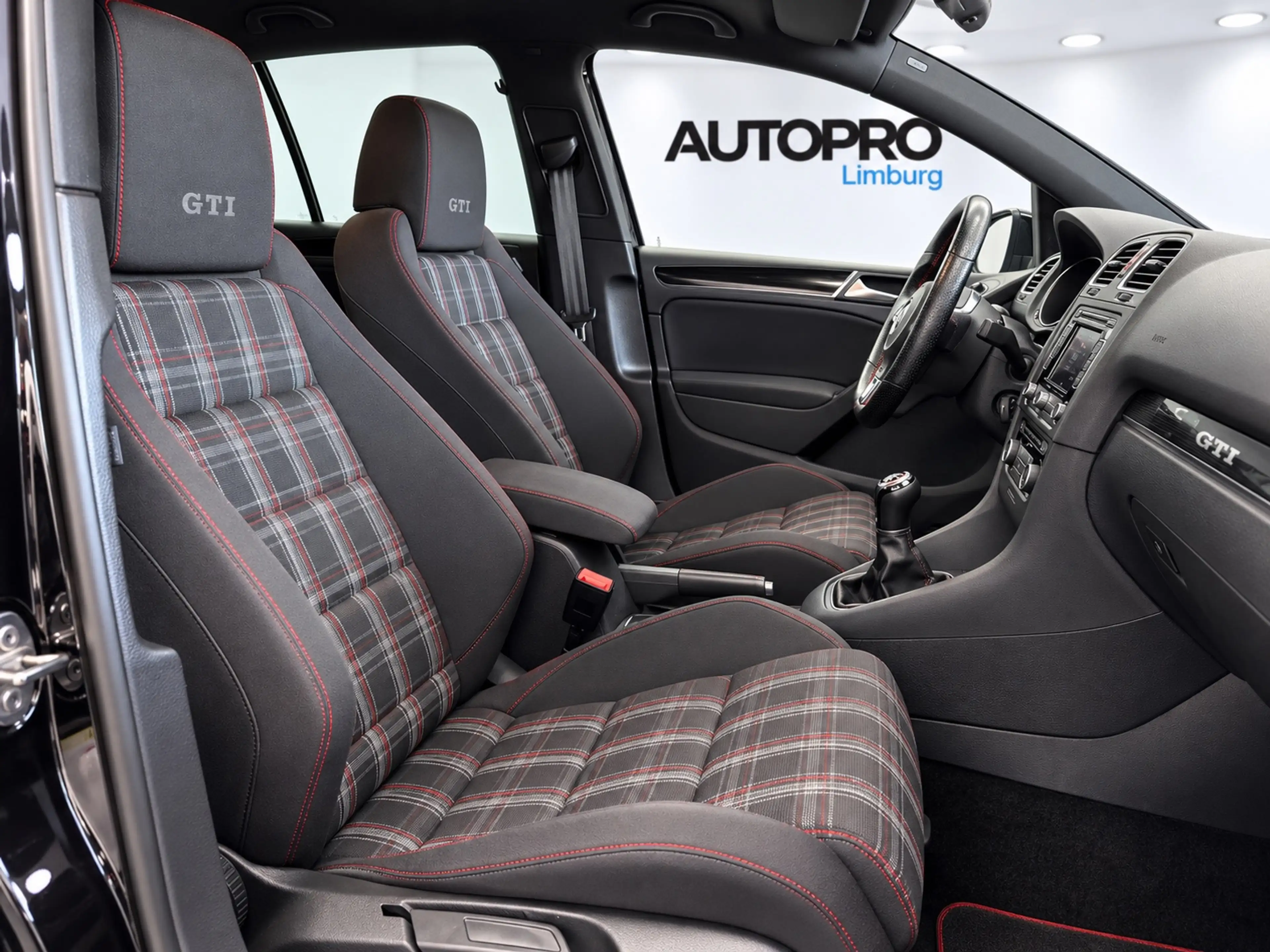 Volkswagen Golf GTI 2.0 — photo 9