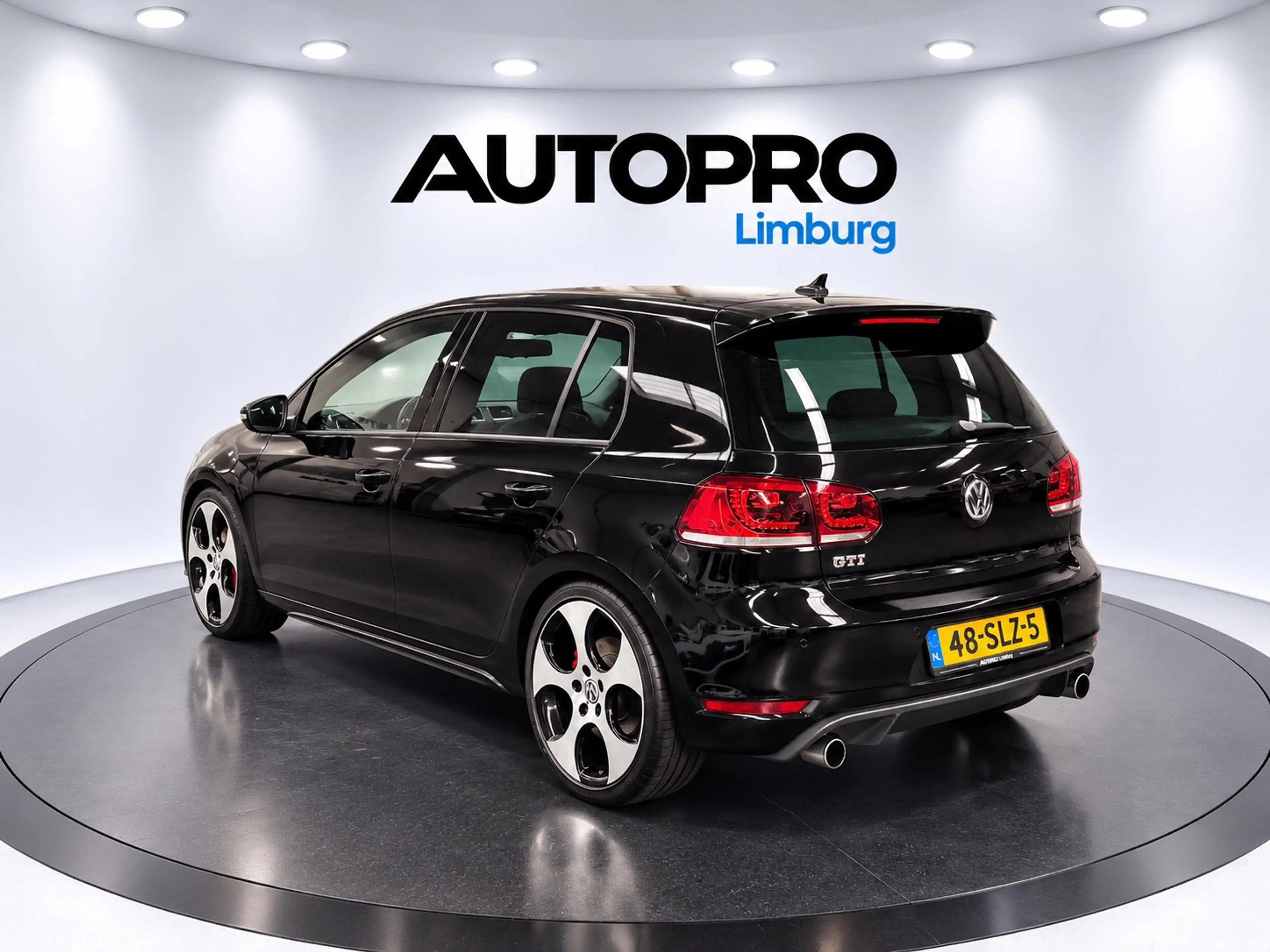 Volkswagen Golf GTI 2.0 — photo 2