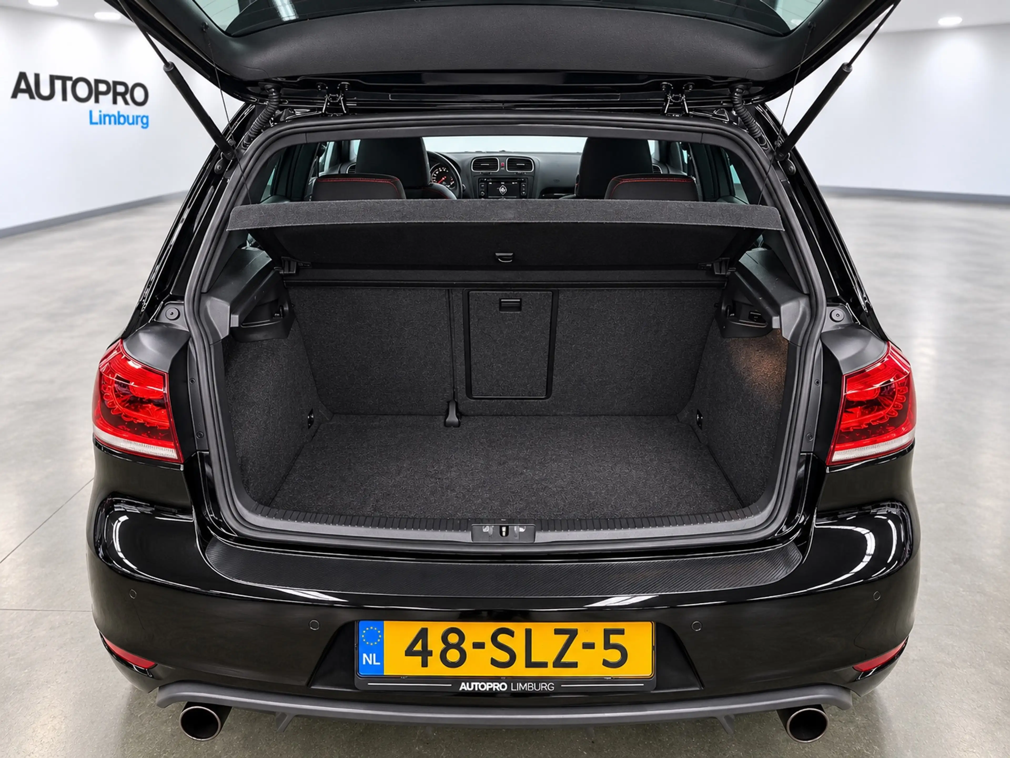 Volkswagen Golf GTI 2.0 — photo 11