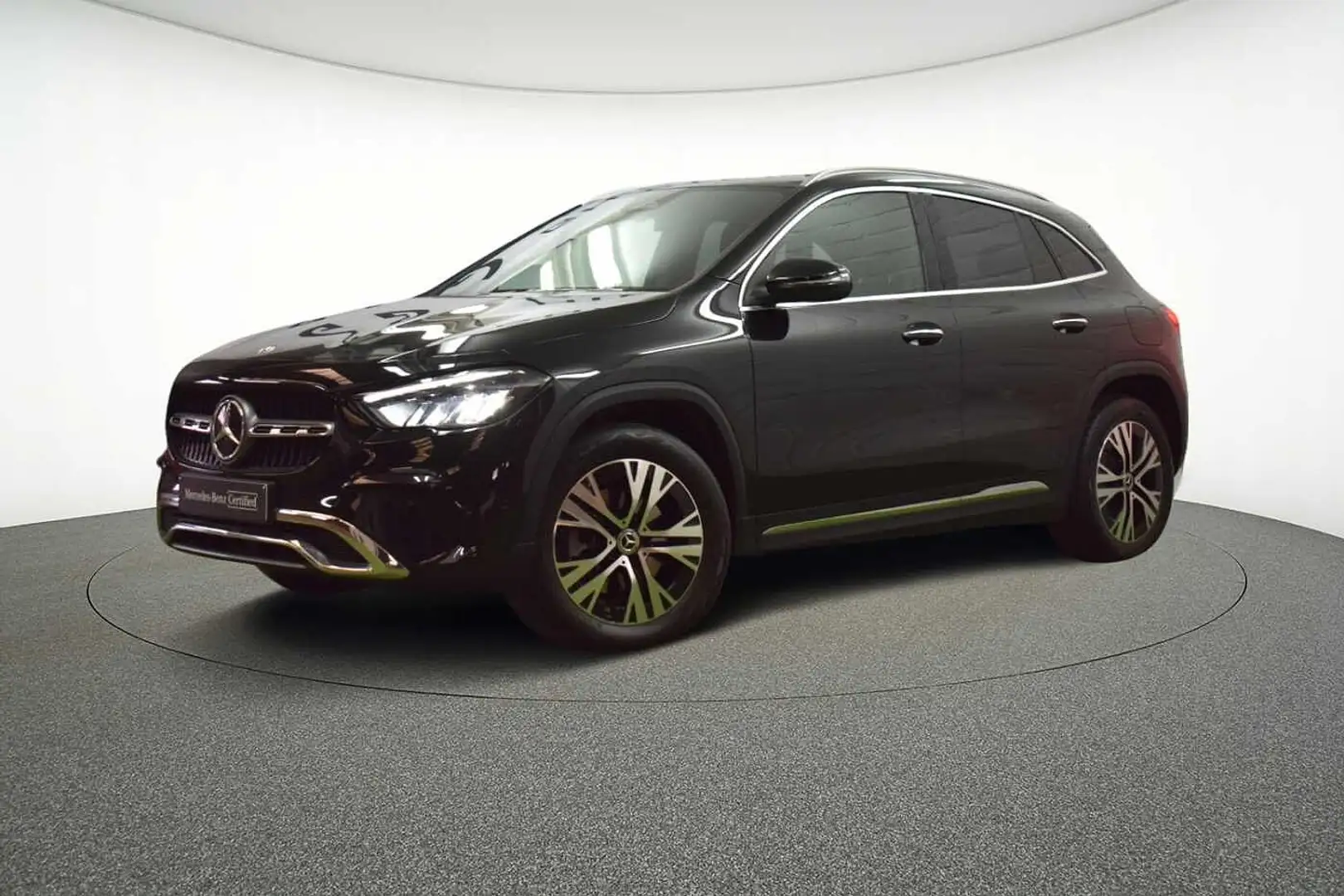 Mercedes-Benz GLA 250 e Off-Roader Zwart - 1