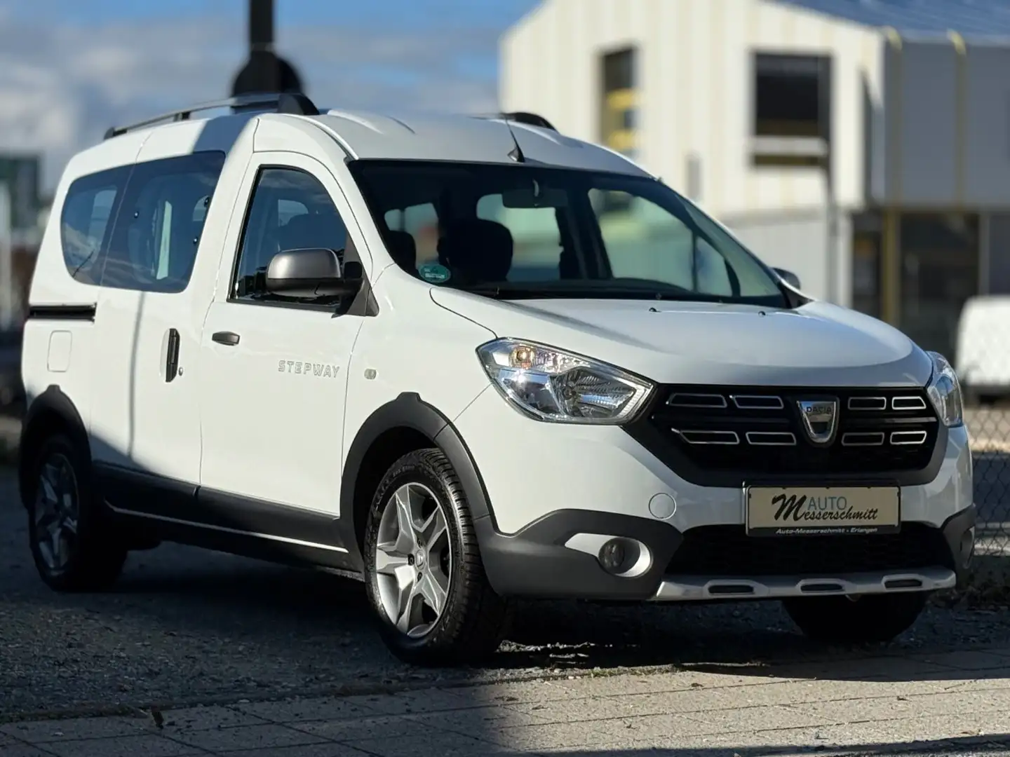 Dacia Dokker Stepway Plus 1,5 dCi NAVI KLIMA SHZ CAM Blanc - 1