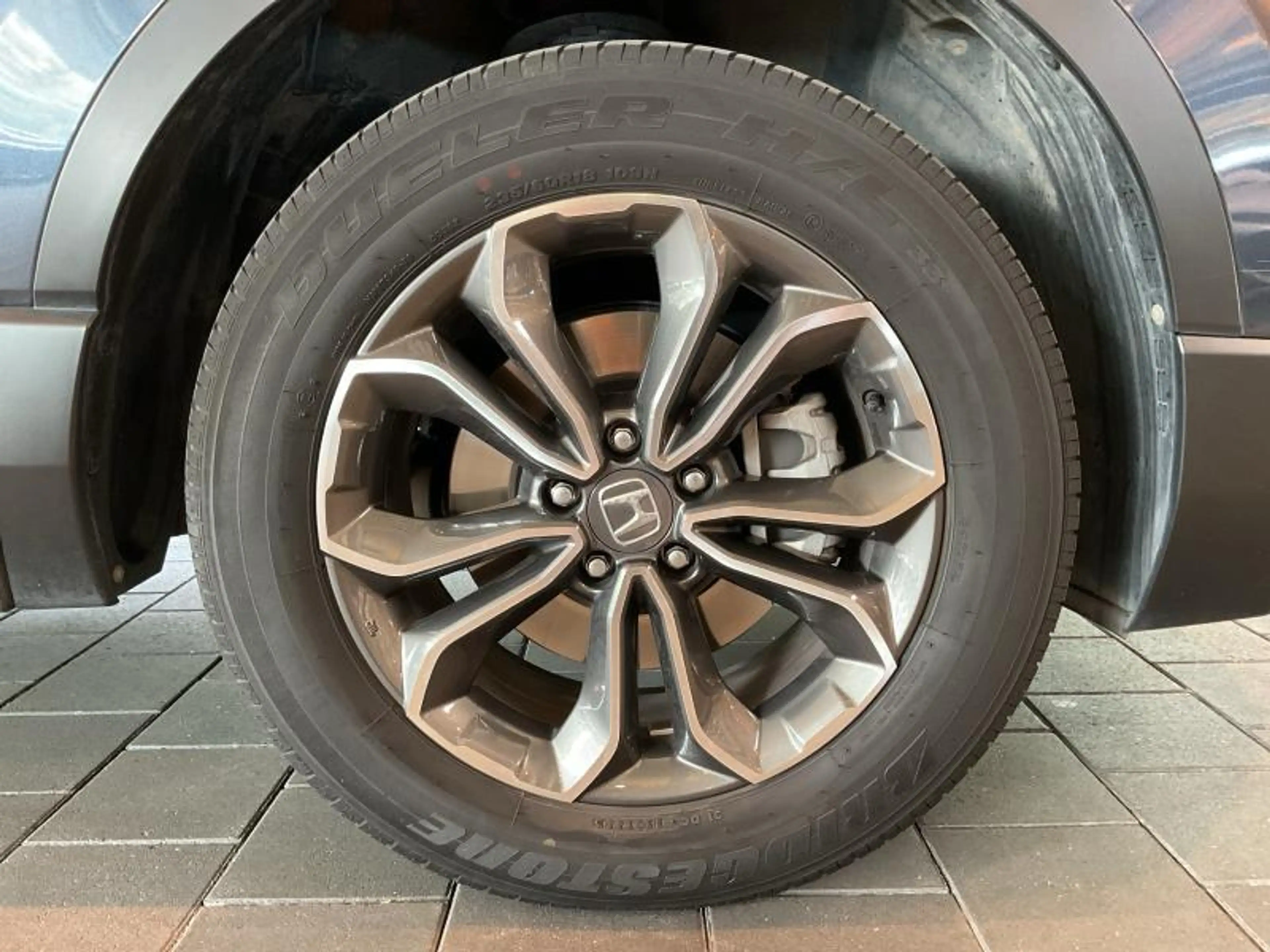 Honda CR-V Executive — photo 13