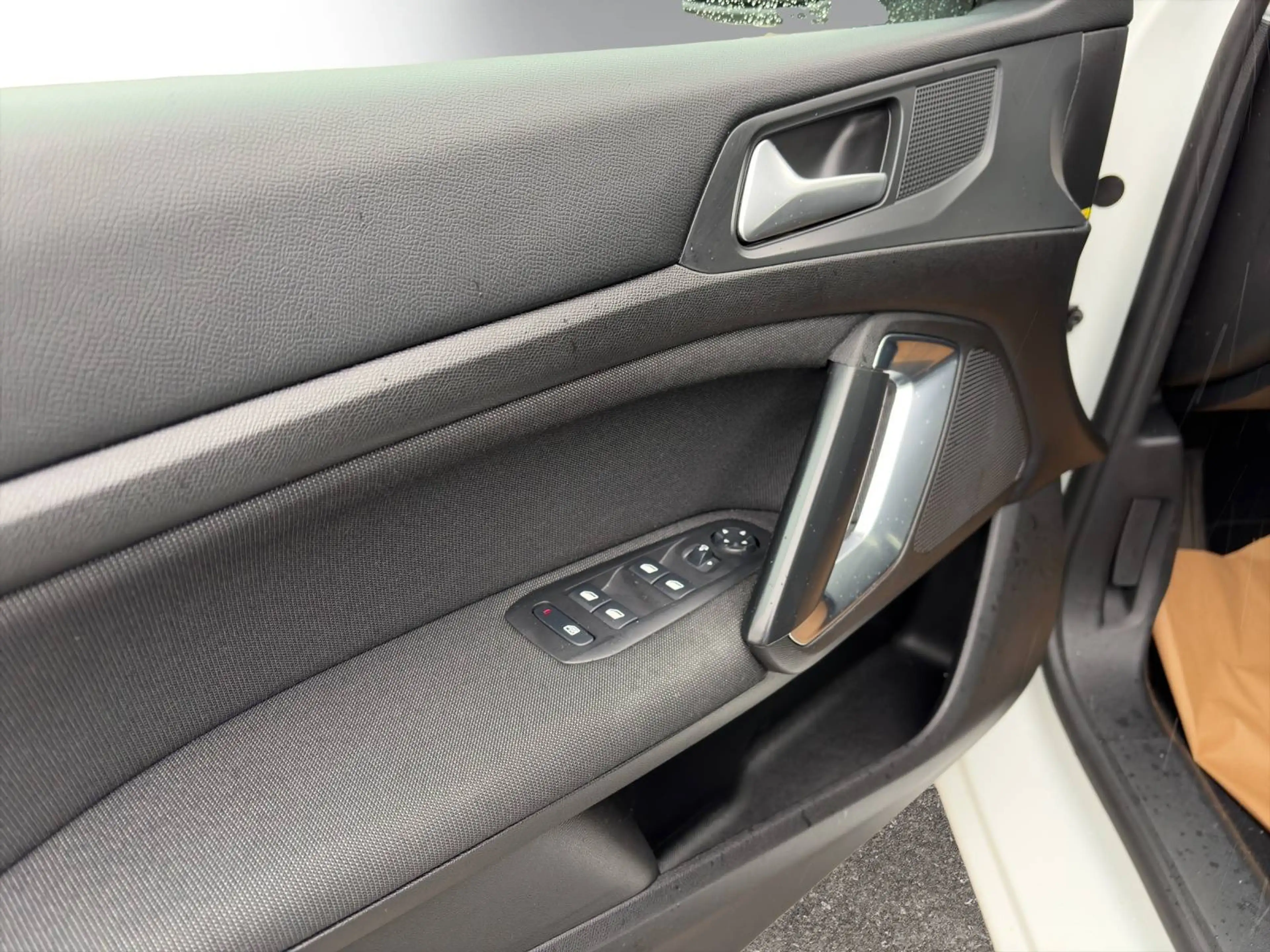 Peugeot 308 Allure — photo 10