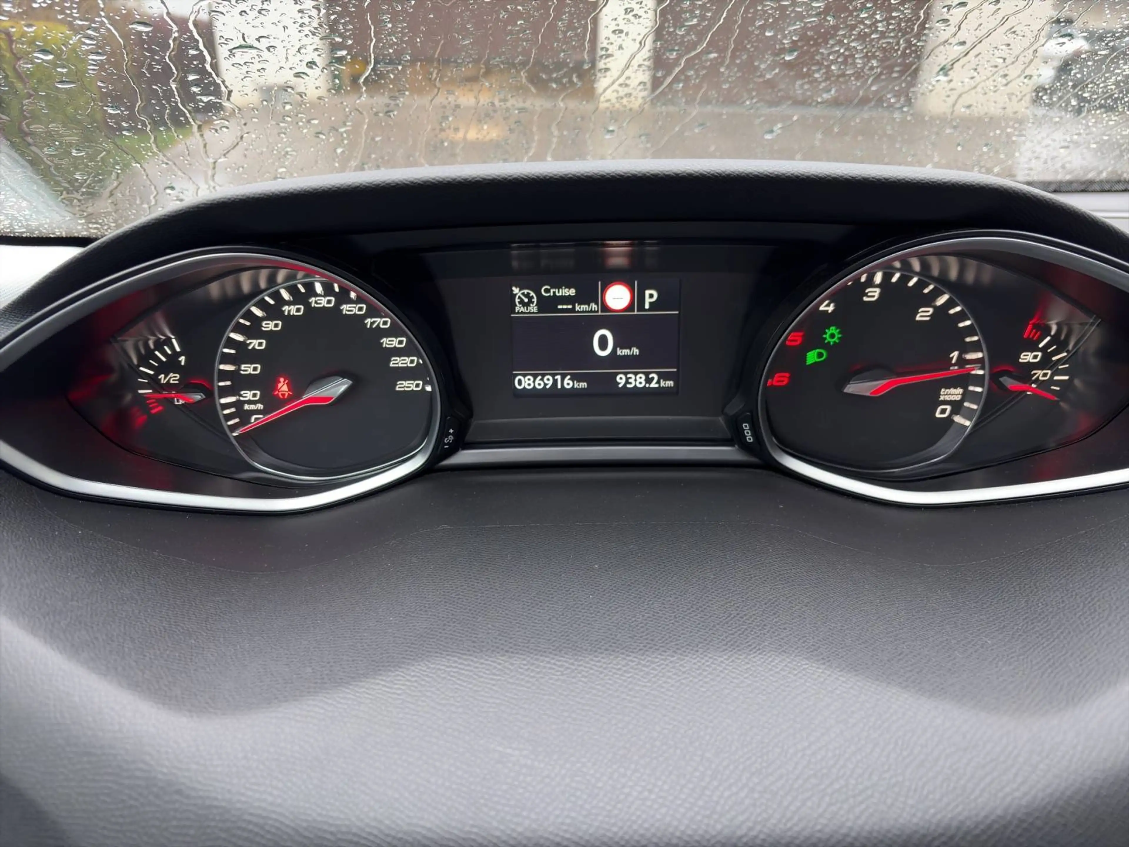 Peugeot 308 Allure — photo 12
