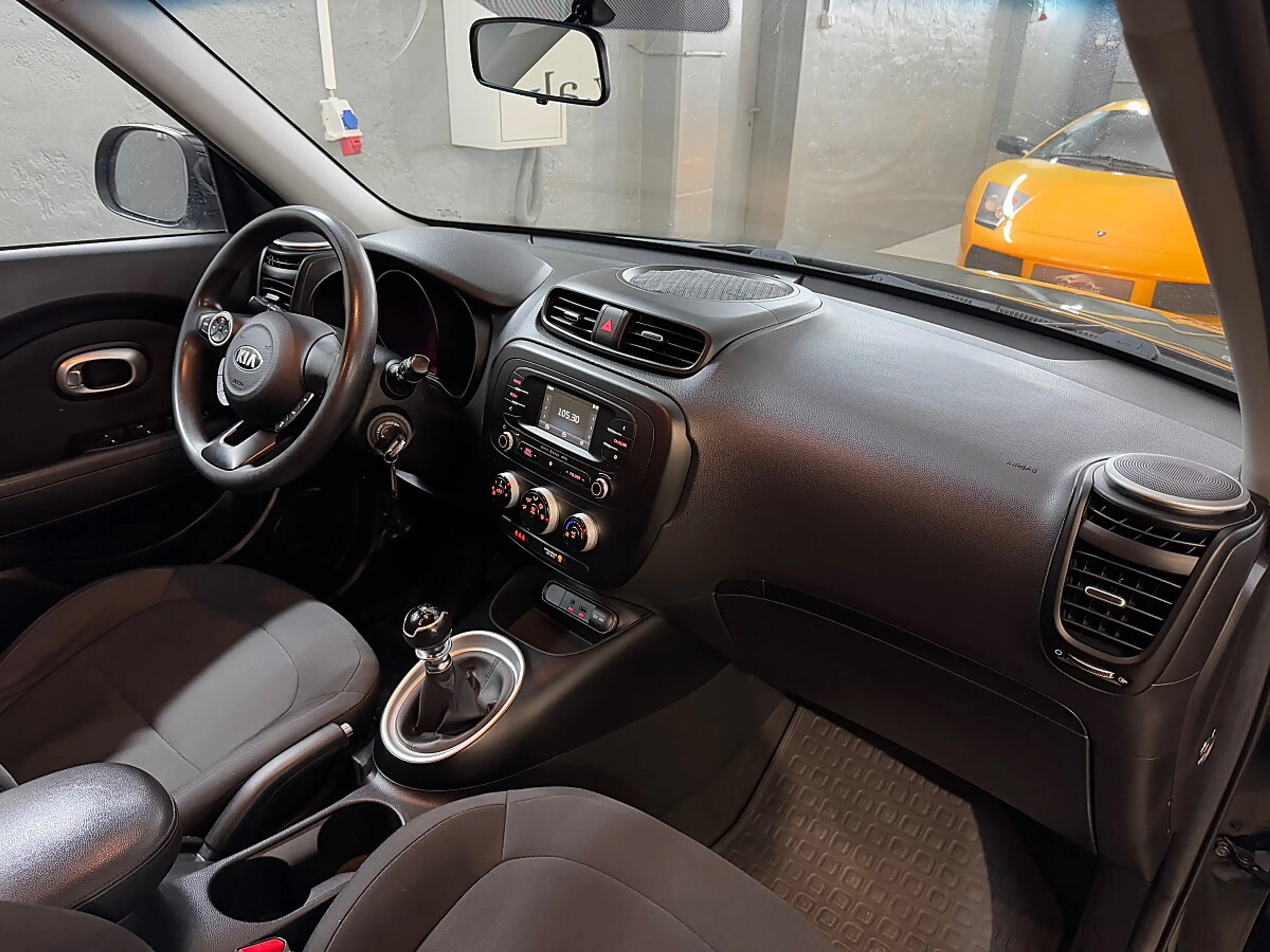 Kia Soul 1,6 CRDi Titan — photo 12