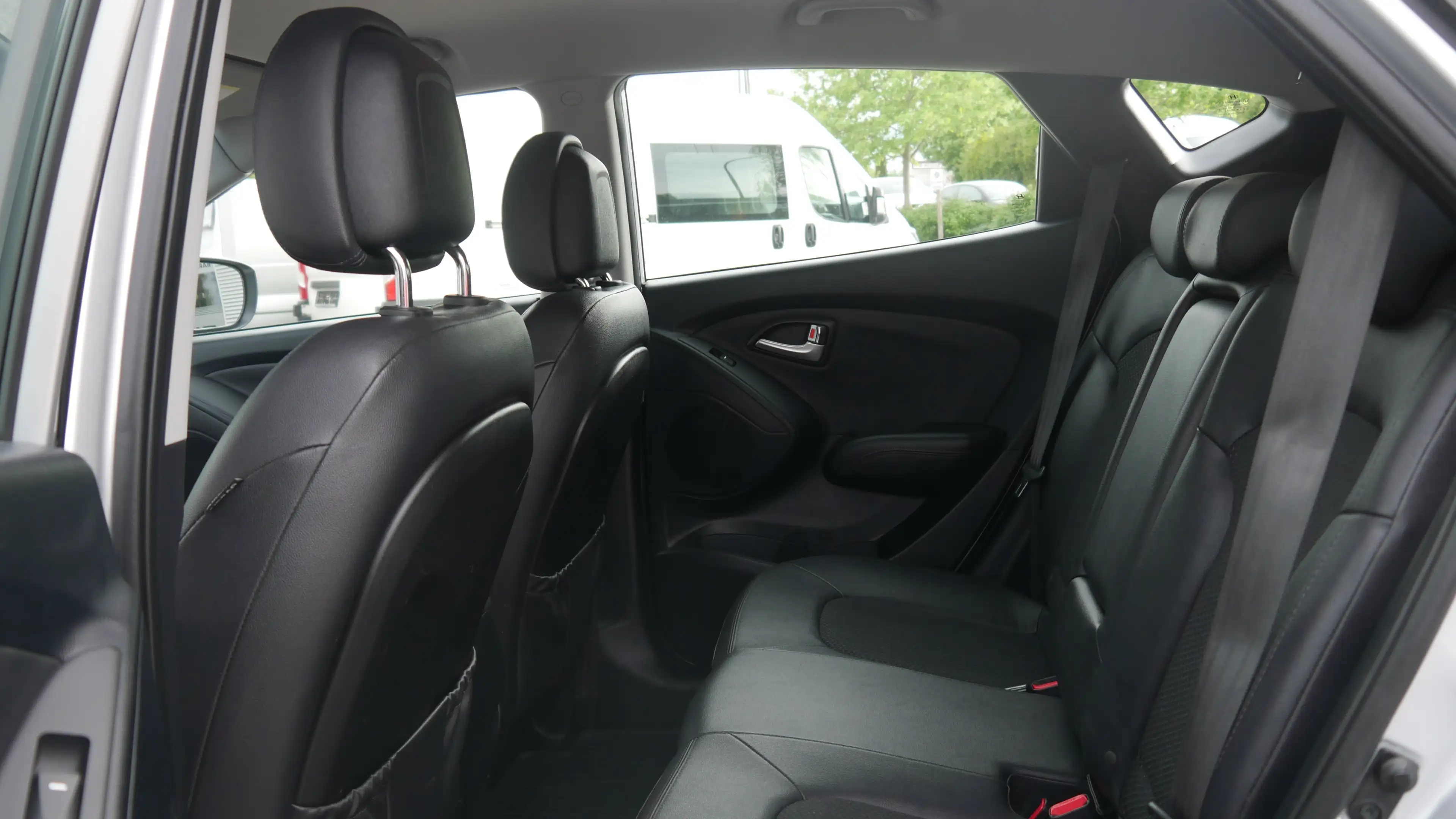 Hyundai iX35 TÜV,- Kundendienst Neu AHK Klimaautomatik AUX — photo 13