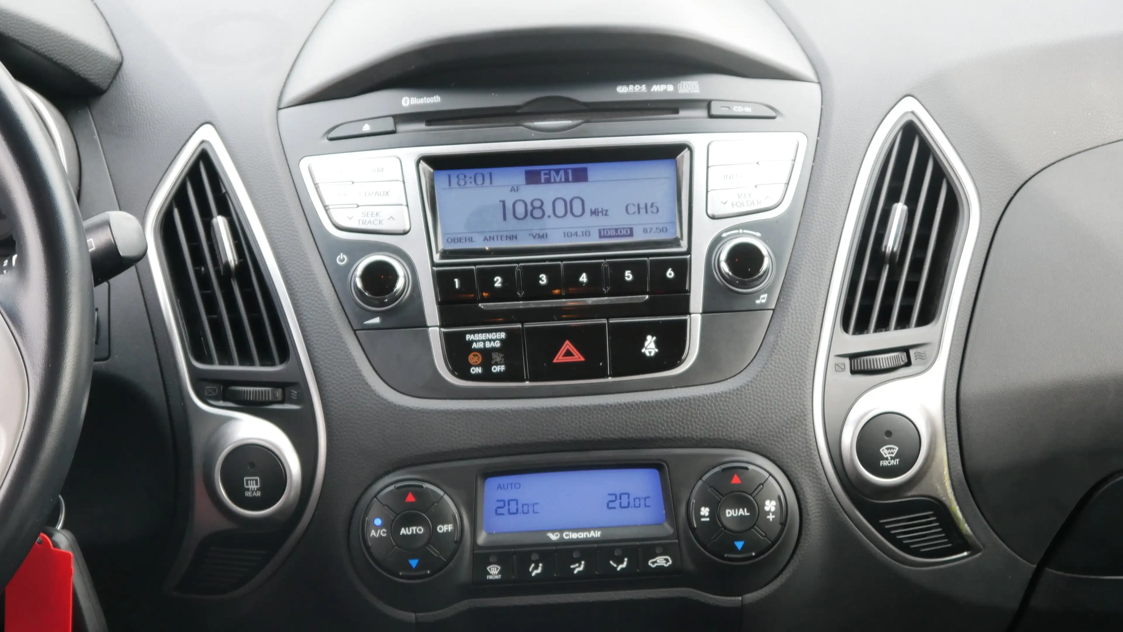 Hyundai iX35 TÜV,- Kundendienst Neu AHK Klimaautomatik AUX — photo 9