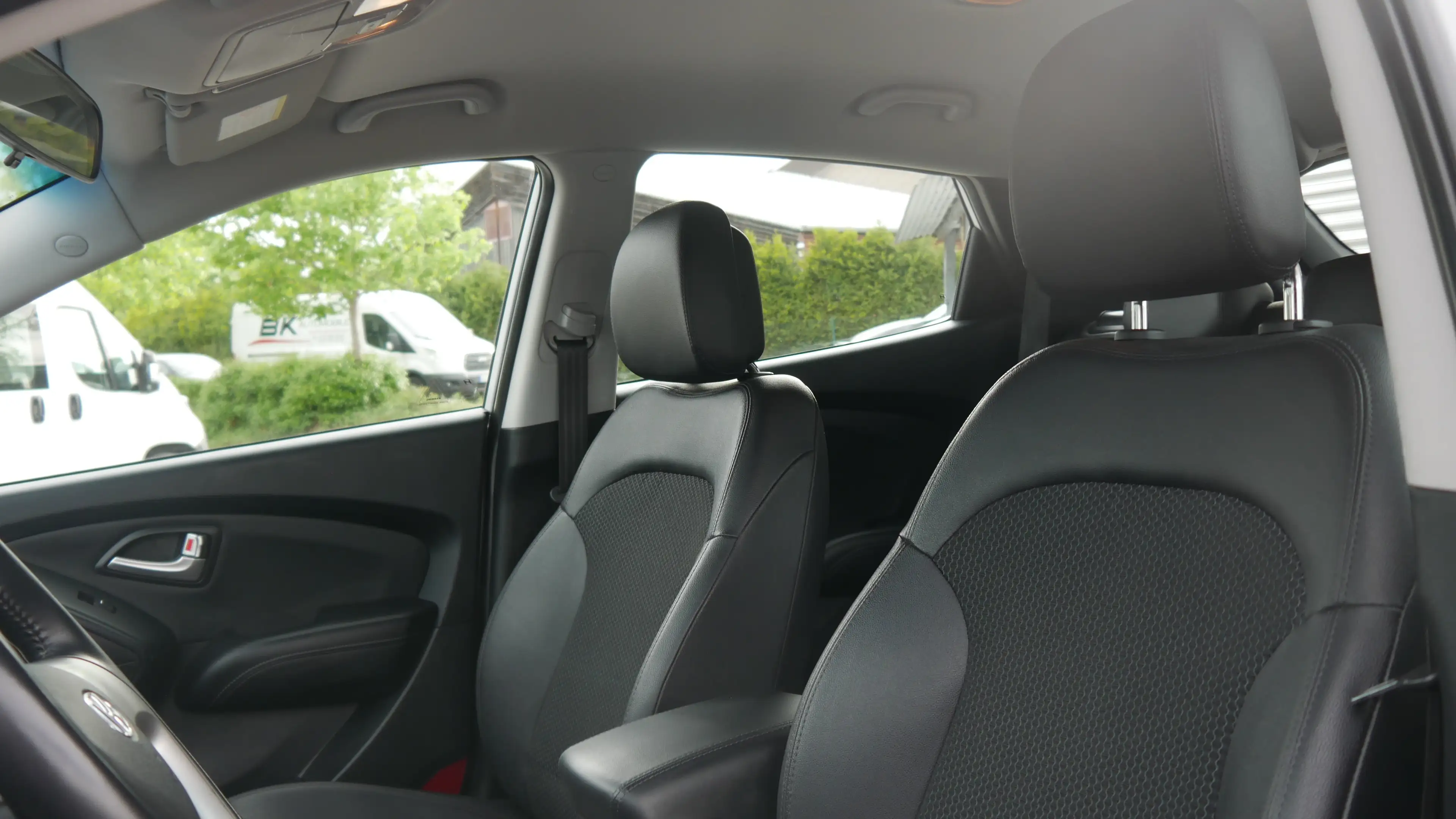 Hyundai iX35 TÜV,- Kundendienst Neu AHK Klimaautomatik AUX — photo 12