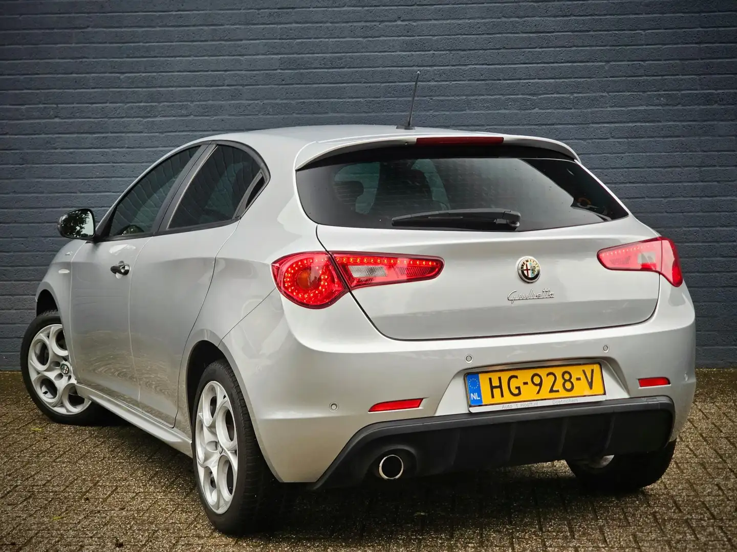 Alfa Romeo Giulietta 1.4 T Sprint / PDC / NAVI / AIRCO / Gris - 2