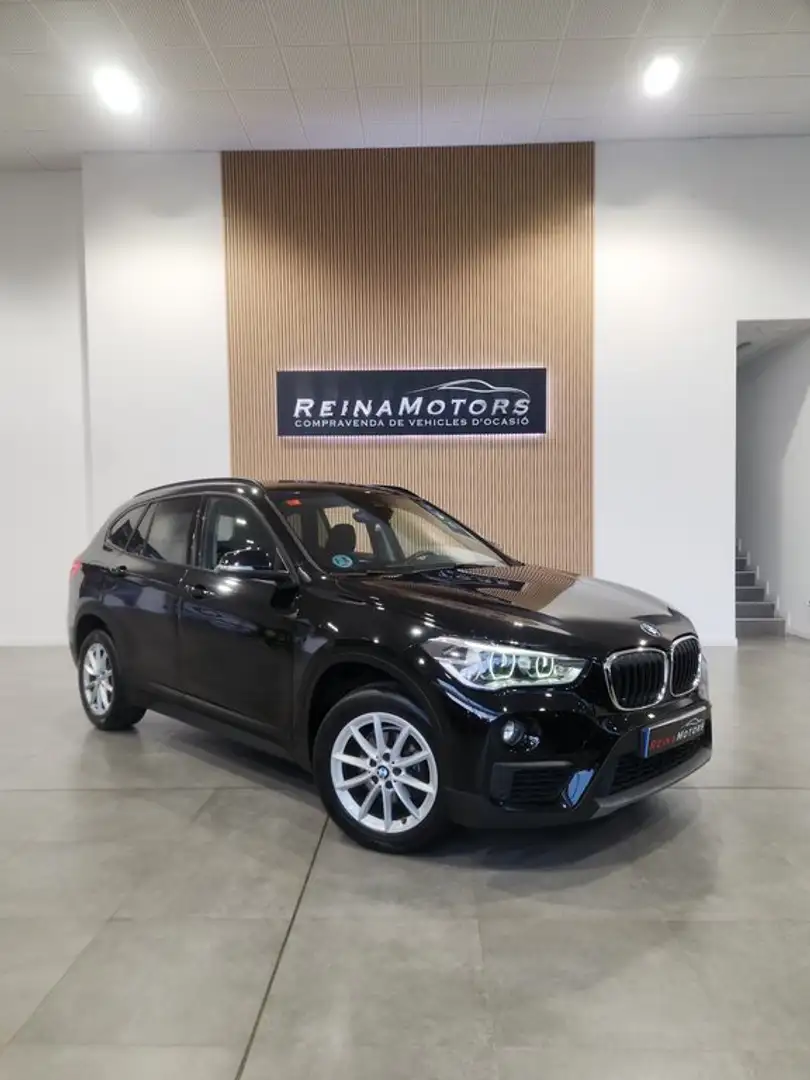 BMW X1 sDrive16d Noir - 1