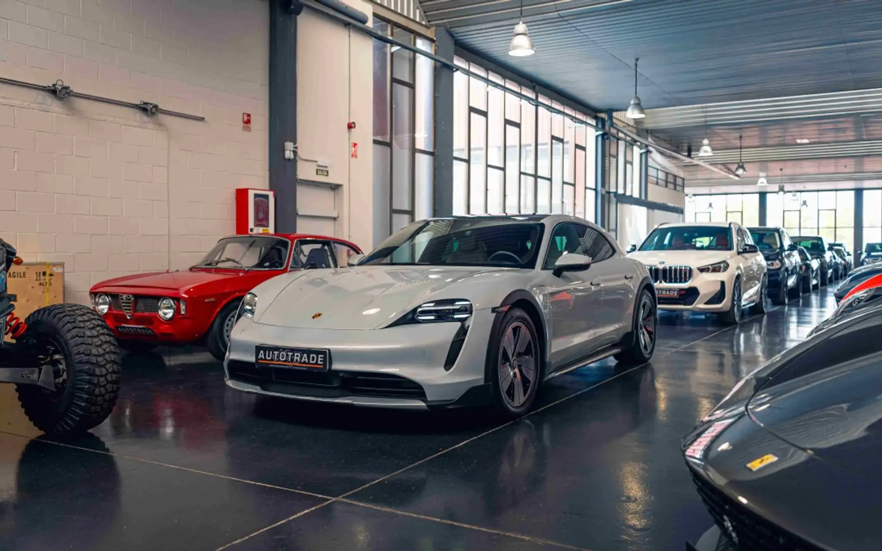 Porsche Taycan 4 Cross Turismo Gris - 1