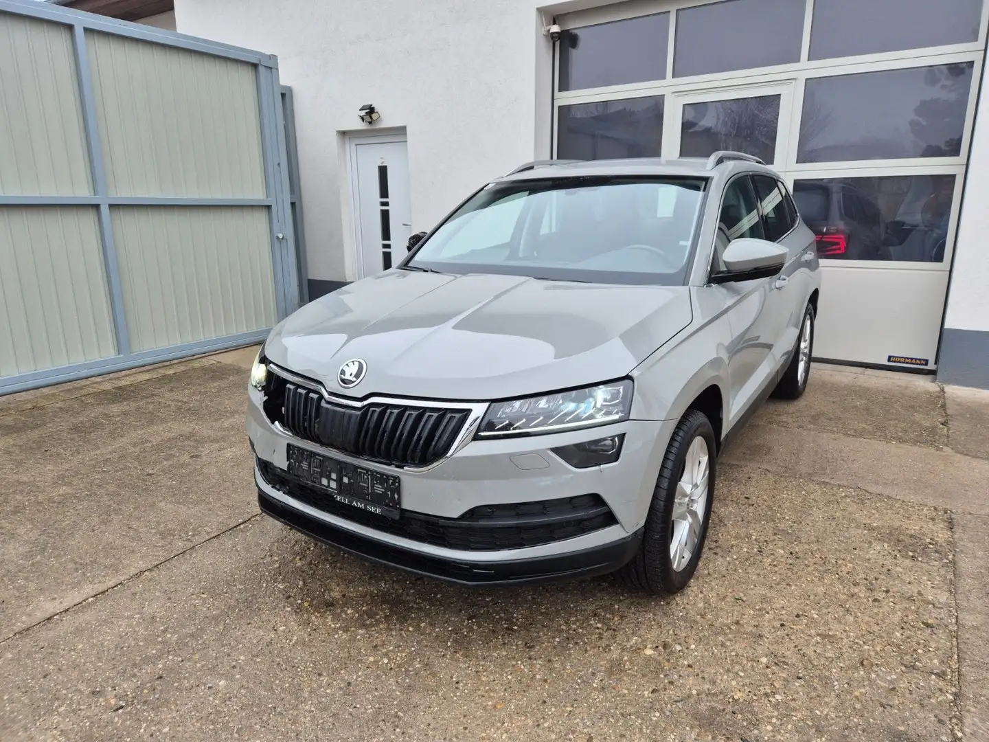 Skoda Karoq Diesel Allrad 2,0 TDI SCR 4x4 Style Grau - 2