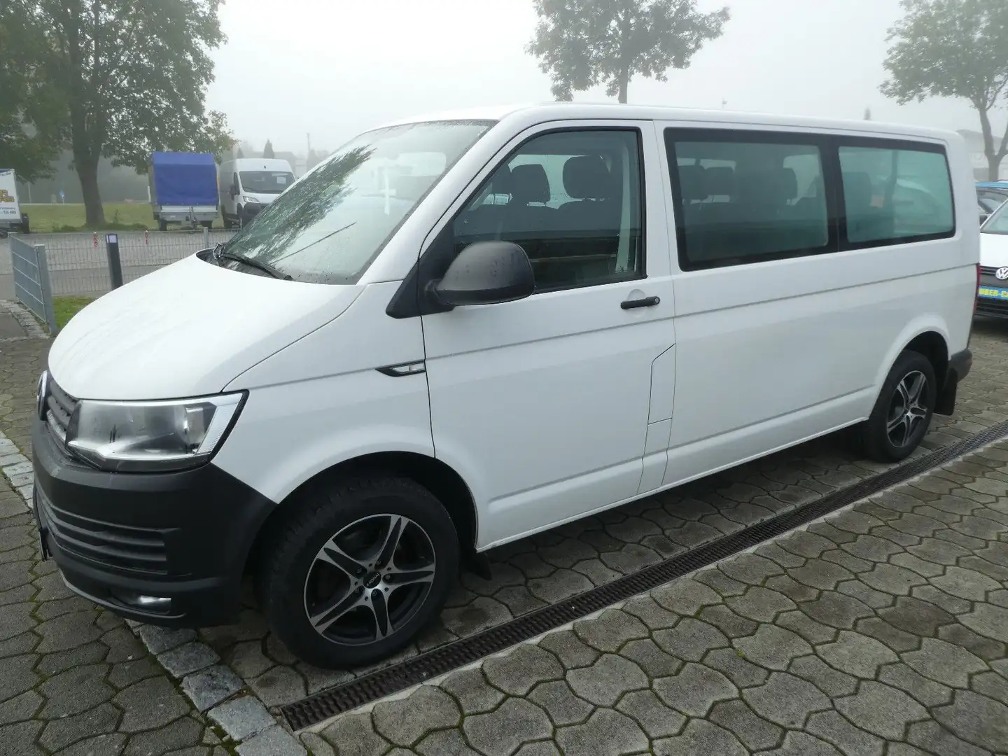 Volkswagen T6 Kombi Langer Radstand 9-Sitzer NAVI Blanc - 2