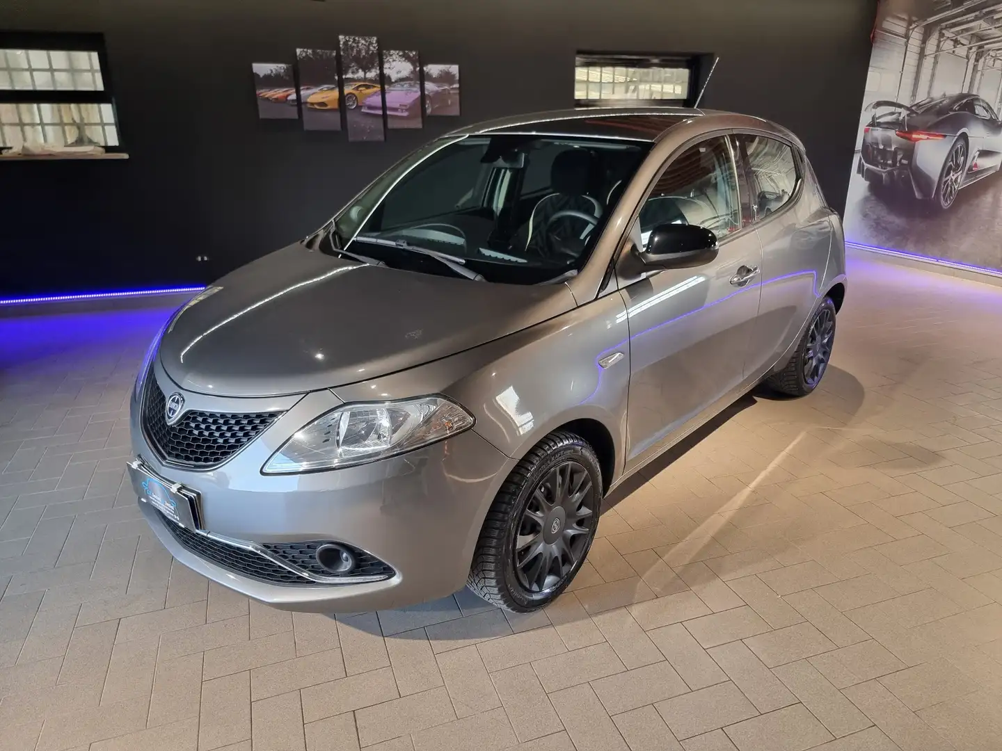 Lancia Ypsilon 1.2 Gold 69cv my16 - 1