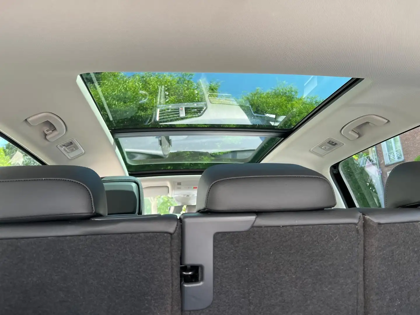 Volkswagen Tiguan Allspace - 1