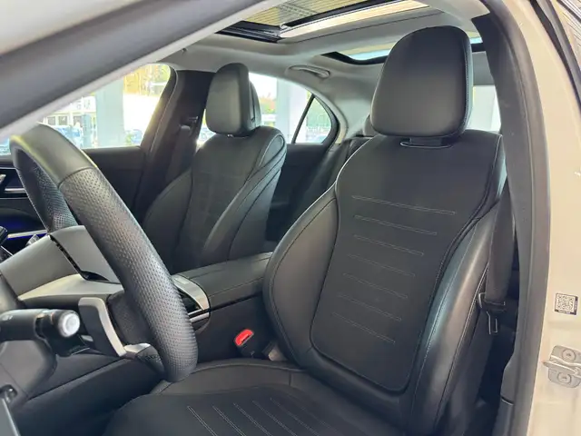 Mercedes-Benz C-Class view 13
