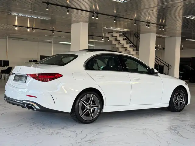Mercedes-Benz C-Class view 5