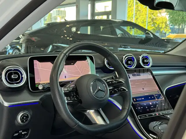 Mercedes-Benz C-Class view 11
