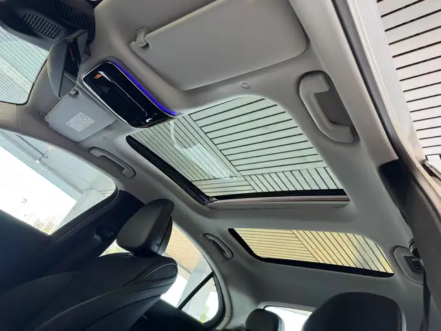 Mercedes-Benz C-Class view 15