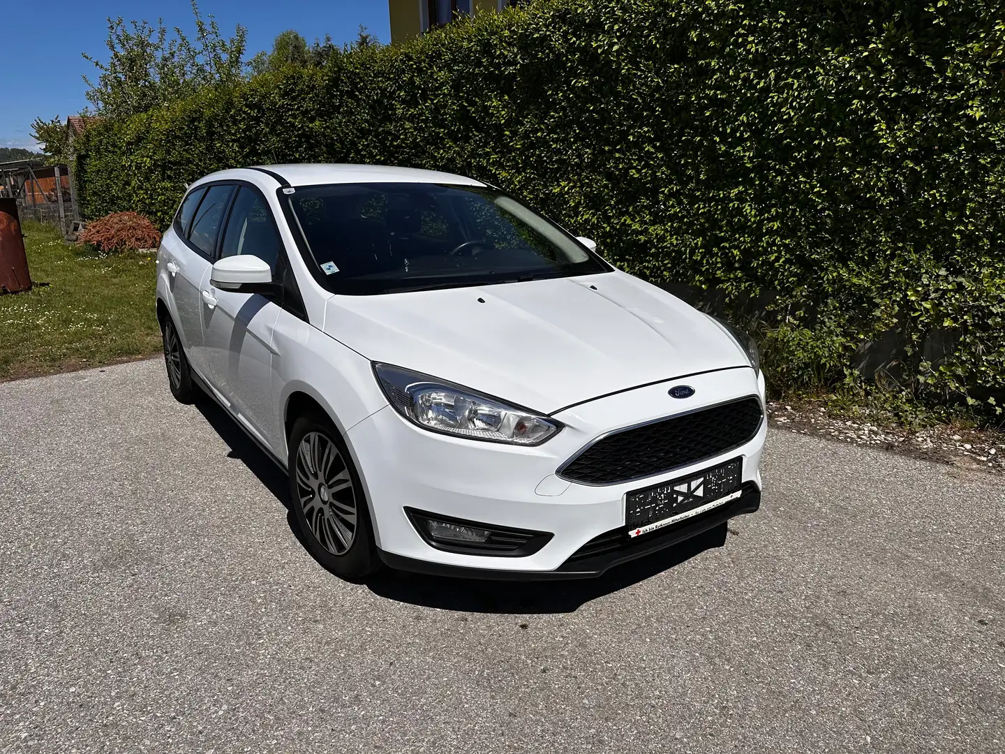 Ford Focus Focus Traveller 1,5 TDCi Trend Trend Weiß - 1