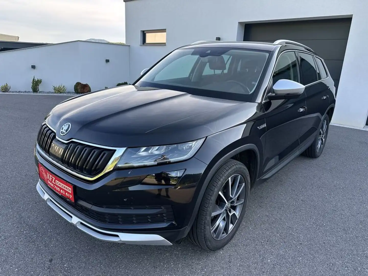 Skoda Kodiaq Scout 4x4/AHK/ACC Zwart - 1
