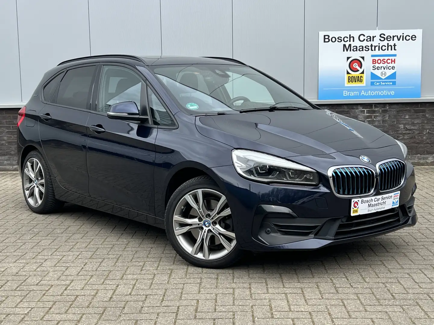 BMW 225 2-serie Active Tourer | 225xe iPerformance | Pano Blauw - 2