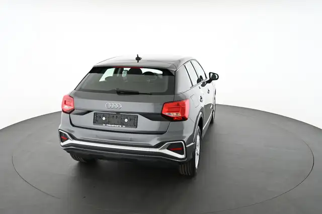 Audi Q2 view 12