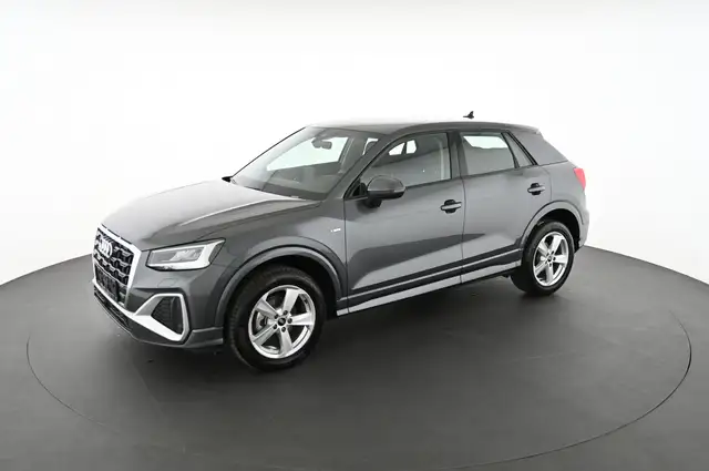 Audi Q2 view 3