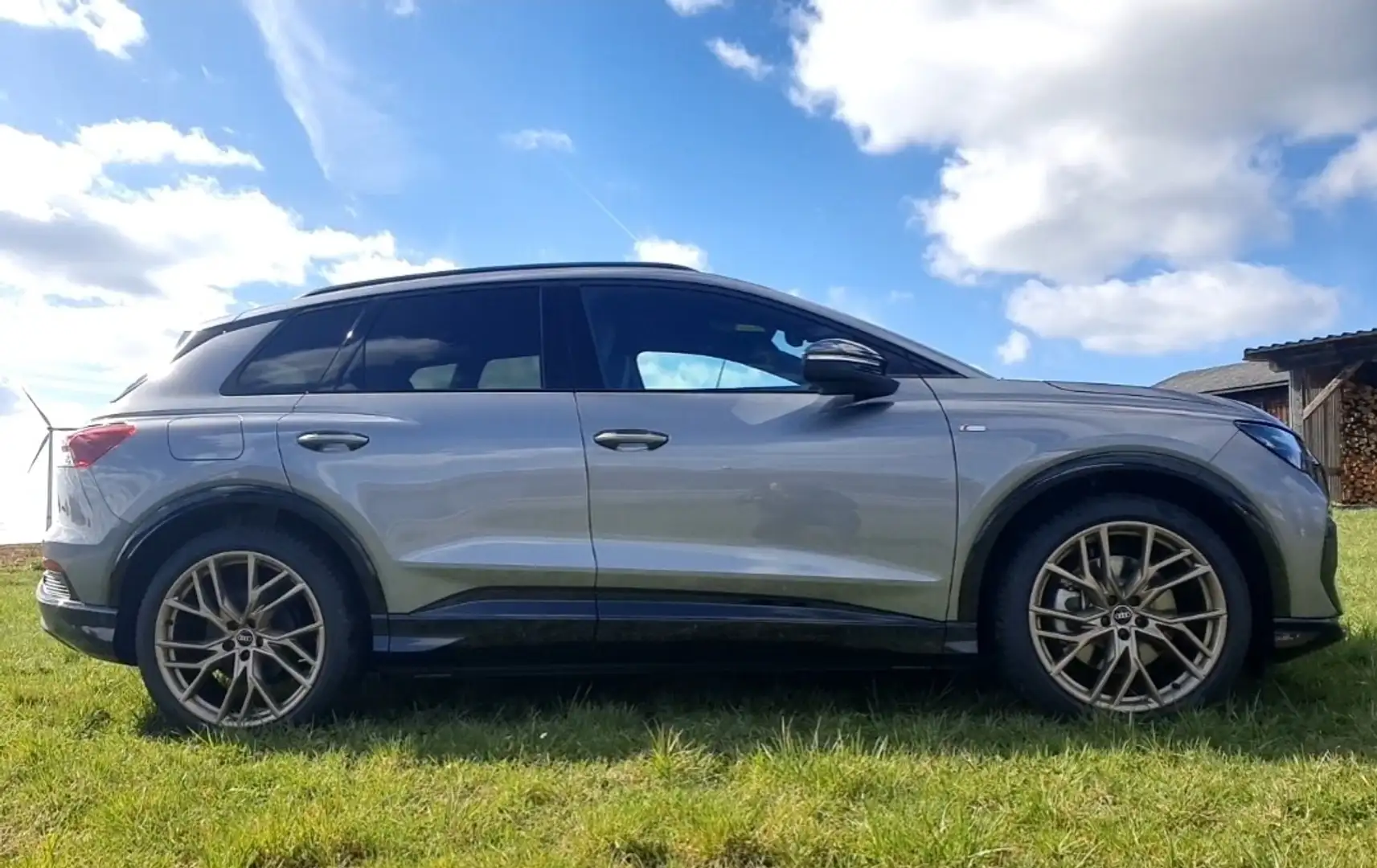 Audi Q4 e-tron 40 3x SLINE, 84kwh AHK. ACC, MATRIX, Garantie, uvm - 1