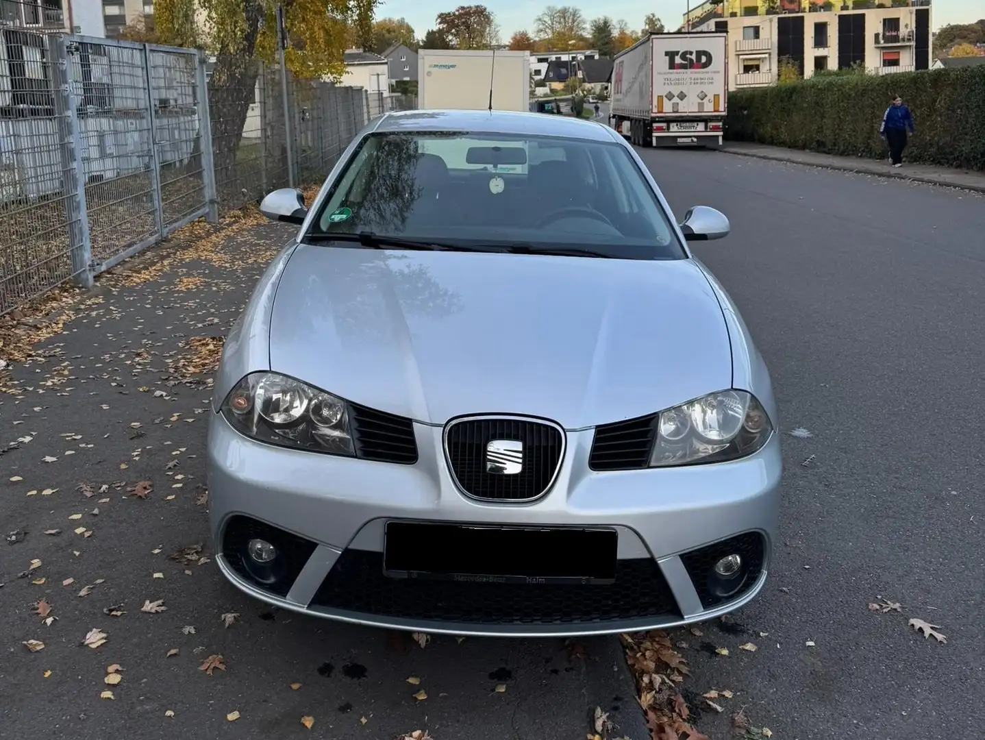SEAT Ibiza Ibiza  5-Türer 1.4 16V Sport Edition Silber - 1