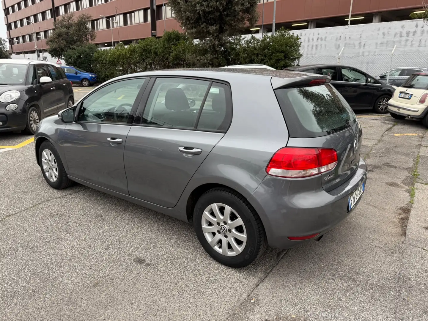 Volkswagen Golf 1.2 TSI 5p. Comf. BlueM. Tech. Grau - 2