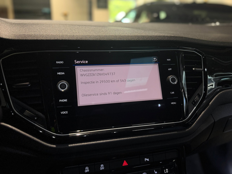 Volkswagen T-Roc R 2.0 TSI 4Motion 300PK |Pano|Beats|Virtual|Leder| — photo 36