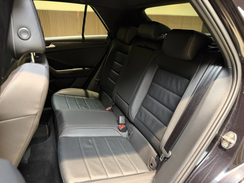 Volkswagen T-Roc R 2.0 TSI 4Motion 300PK |Pano|Beats|Virtual|Leder| — photo 43