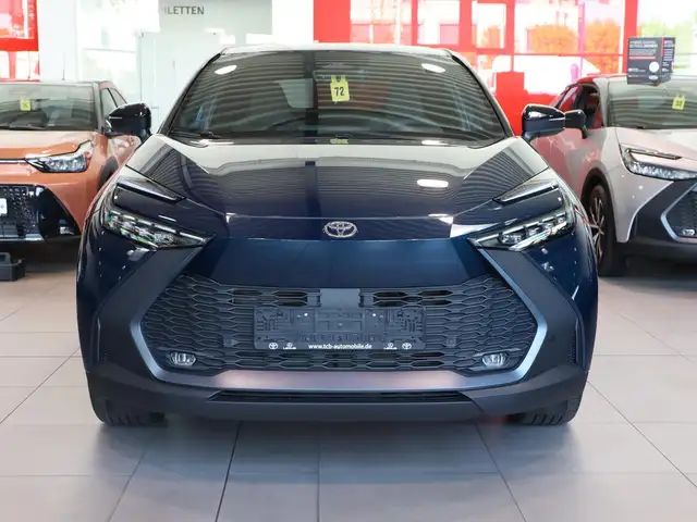 Toyota C-HR view 5