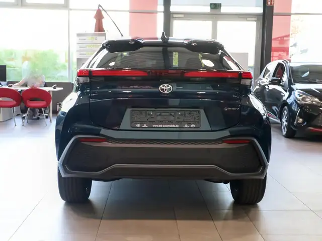 Toyota C-HR view 4