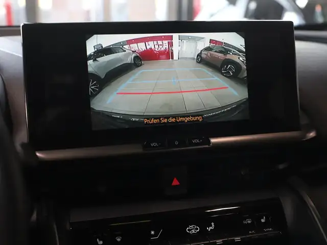 Toyota C-HR view 14