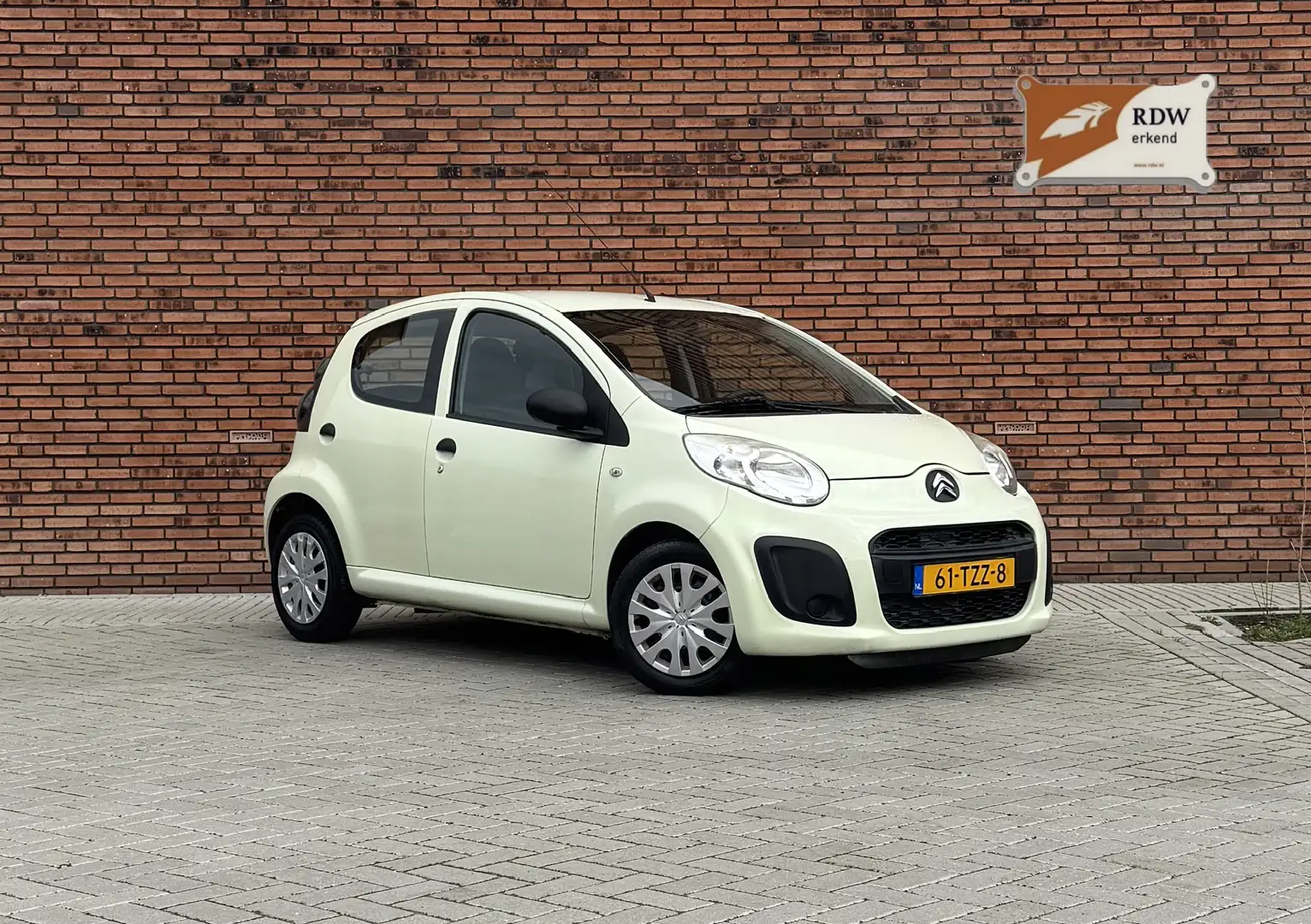 Citroen C1 1.0 Attraction, CarPlay,airco, Facelift, New APK Weiß - 1
