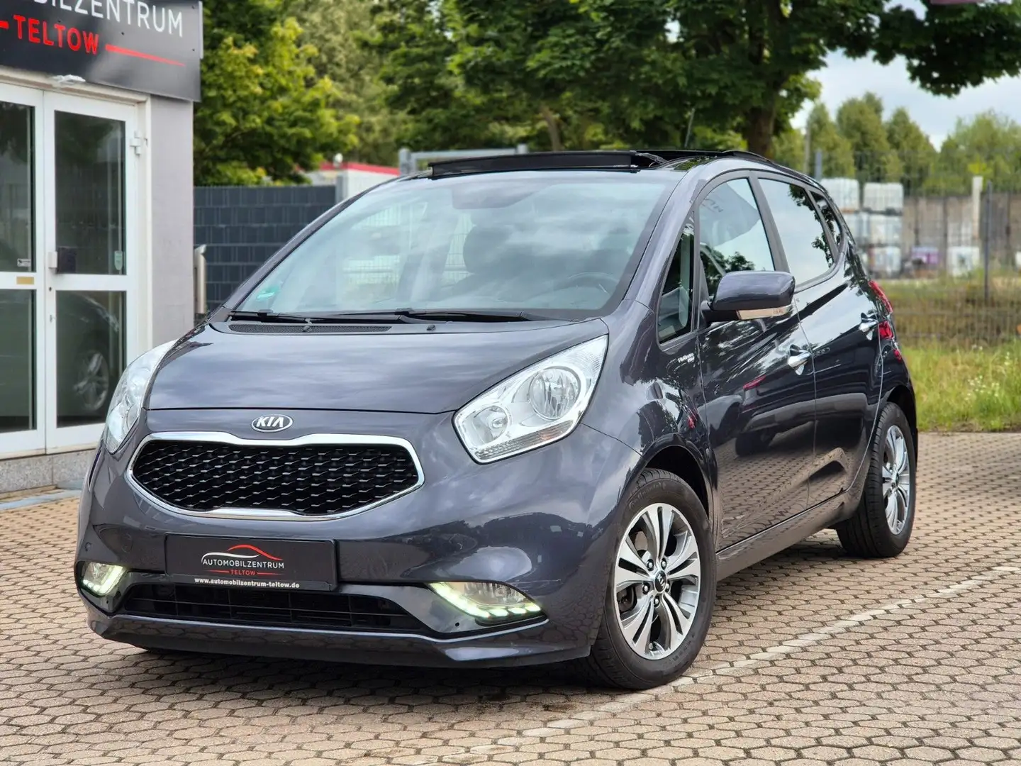 Kia Venga 1.6 CVVT Platinum Edition Automatik Pano Grau - 1