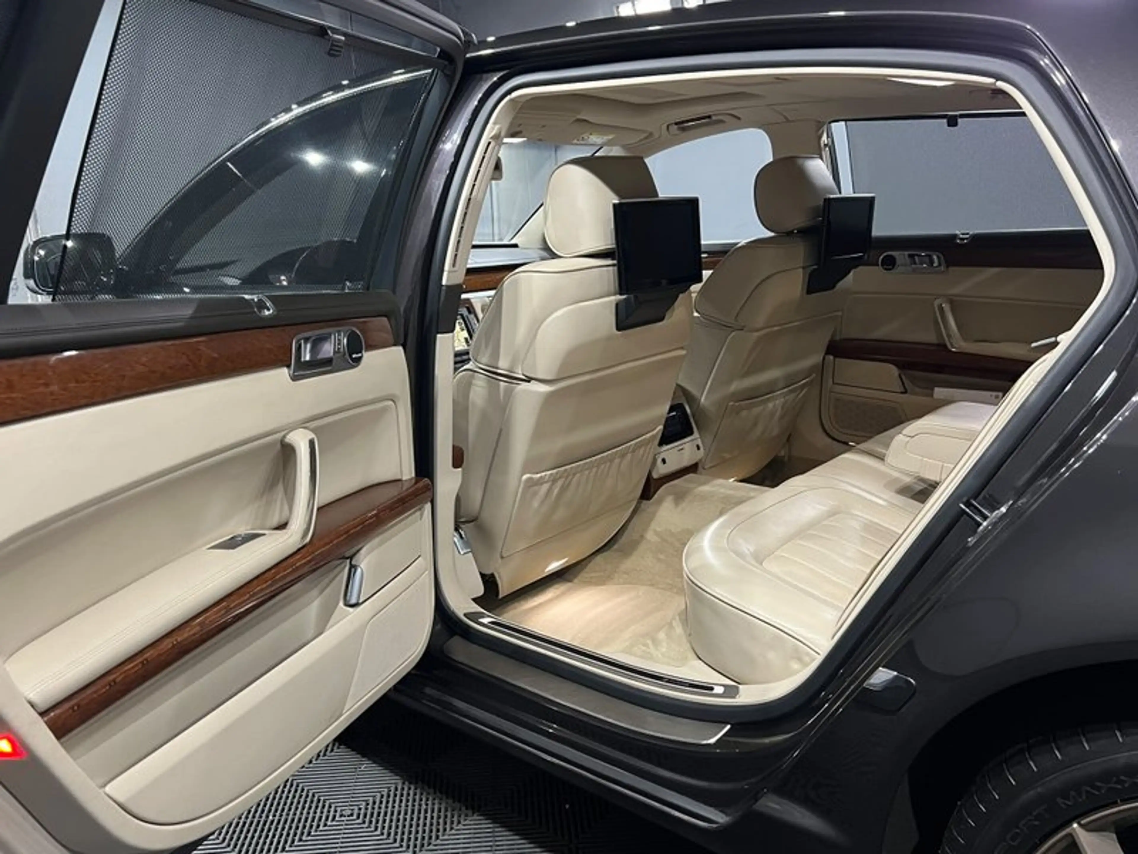 Volkswagen Phaeton V8 4Motion LANG|PANO|MASSAGE|LEDER|STHG|SOUND — photo 11