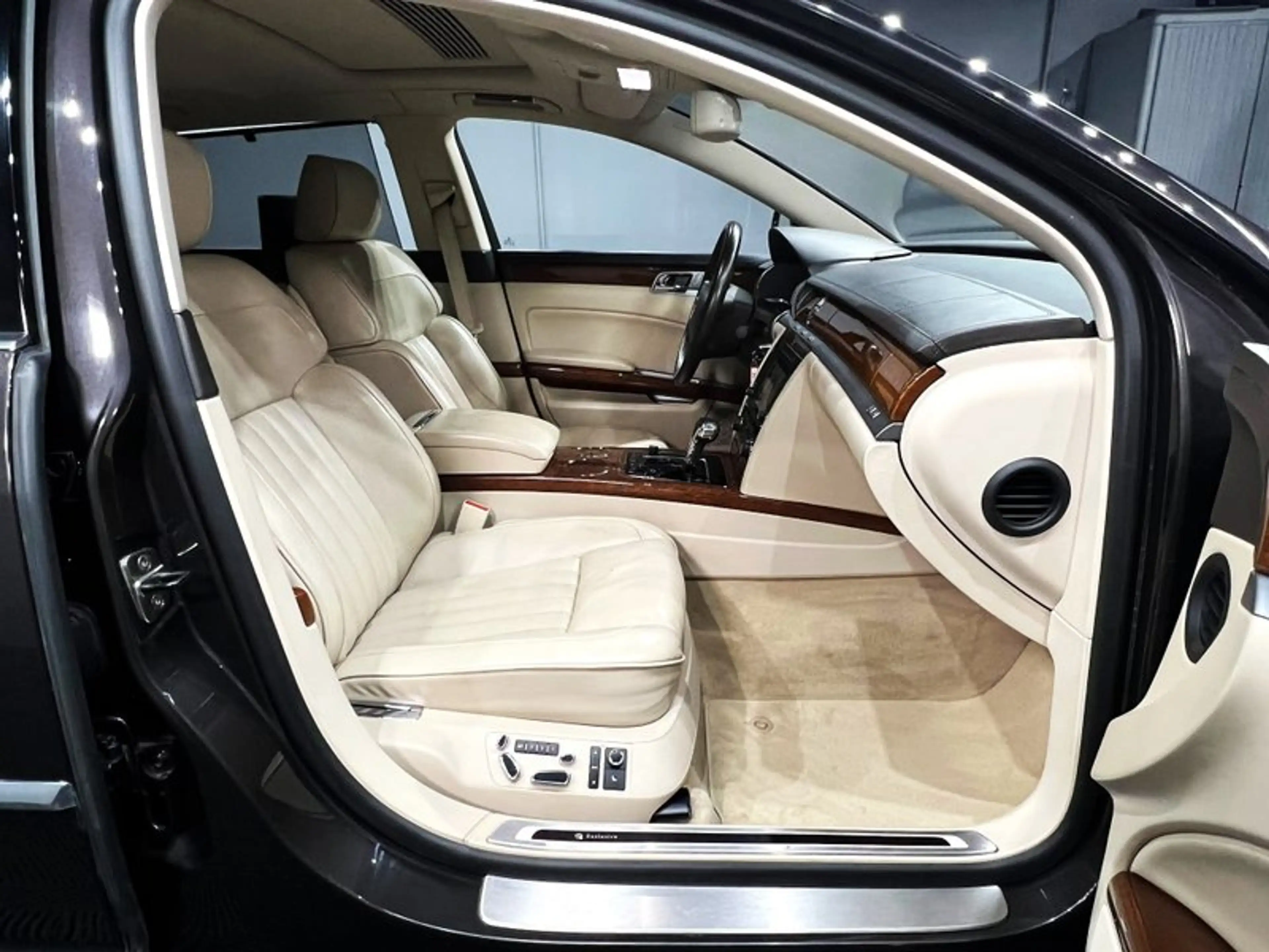 Volkswagen Phaeton V8 4Motion LANG|PANO|MASSAGE|LEDER|STHG|SOUND — photo 14