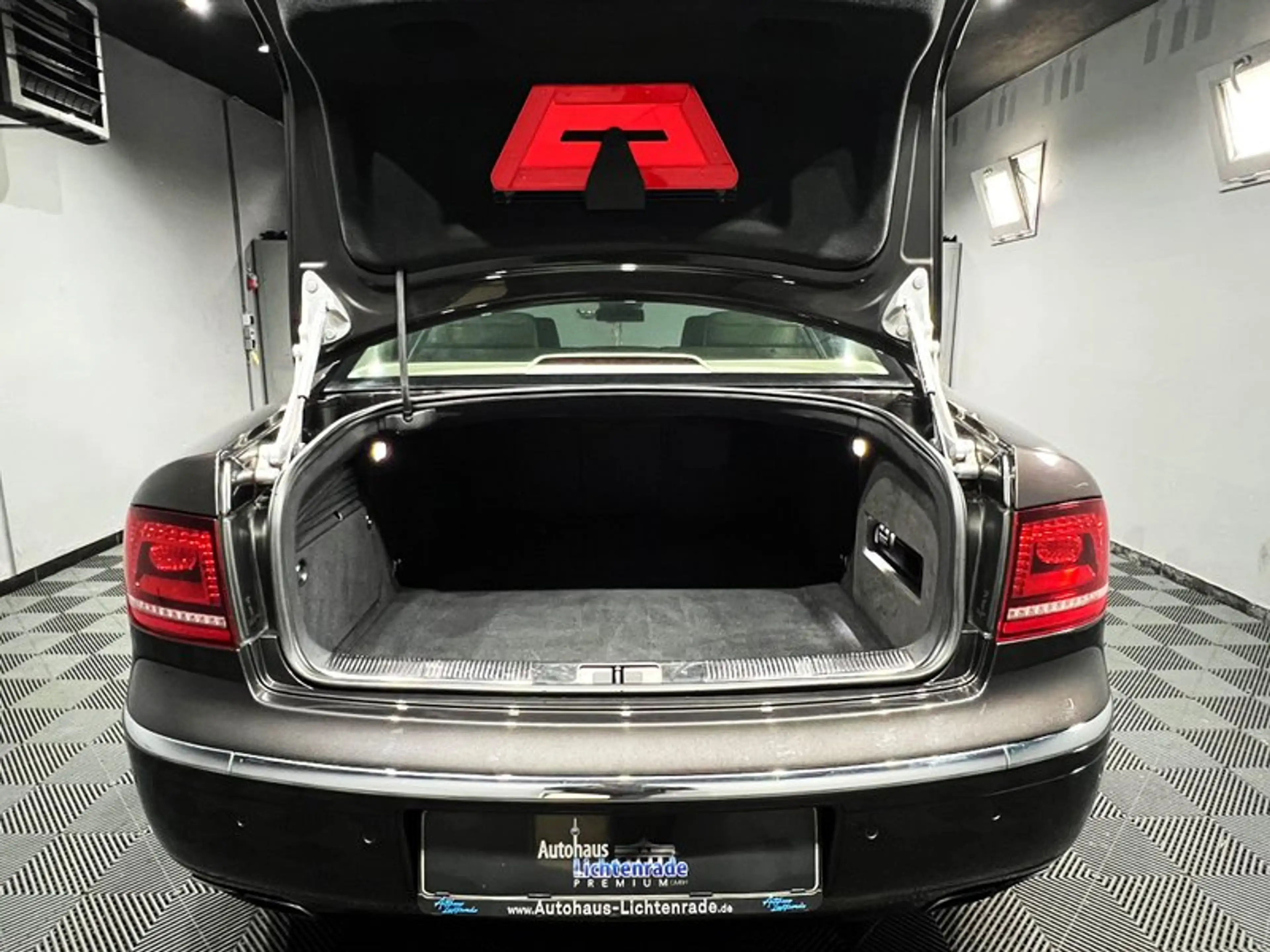 Volkswagen Phaeton V8 4Motion LANG|PANO|MASSAGE|LEDER|STHG|SOUND — photo 8