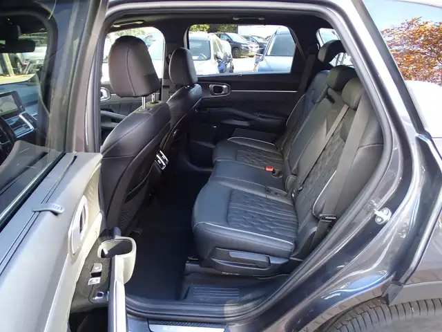 Kia Sorento view 8