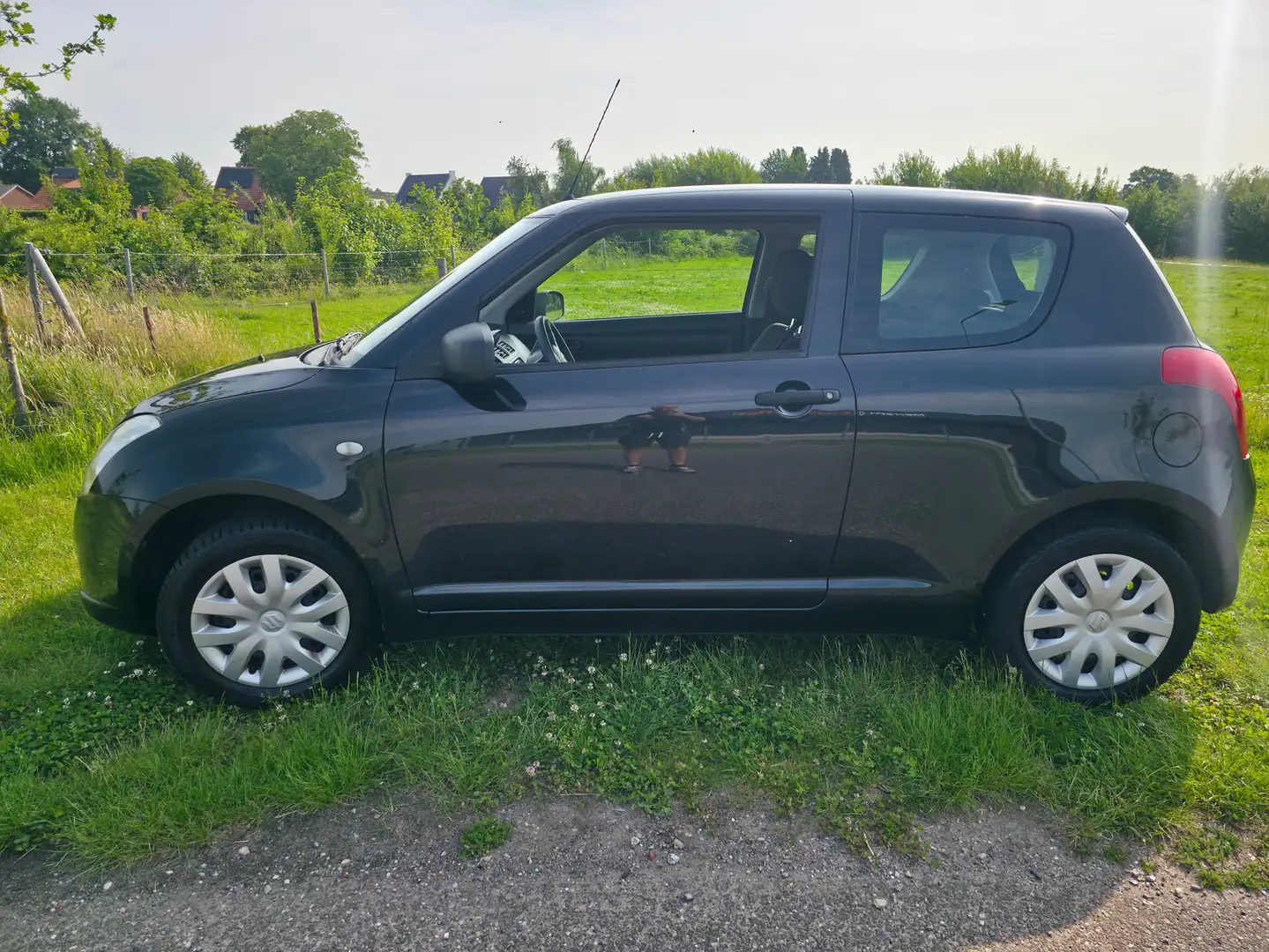 Suzuki Swift 1.3 GA Noir - 2